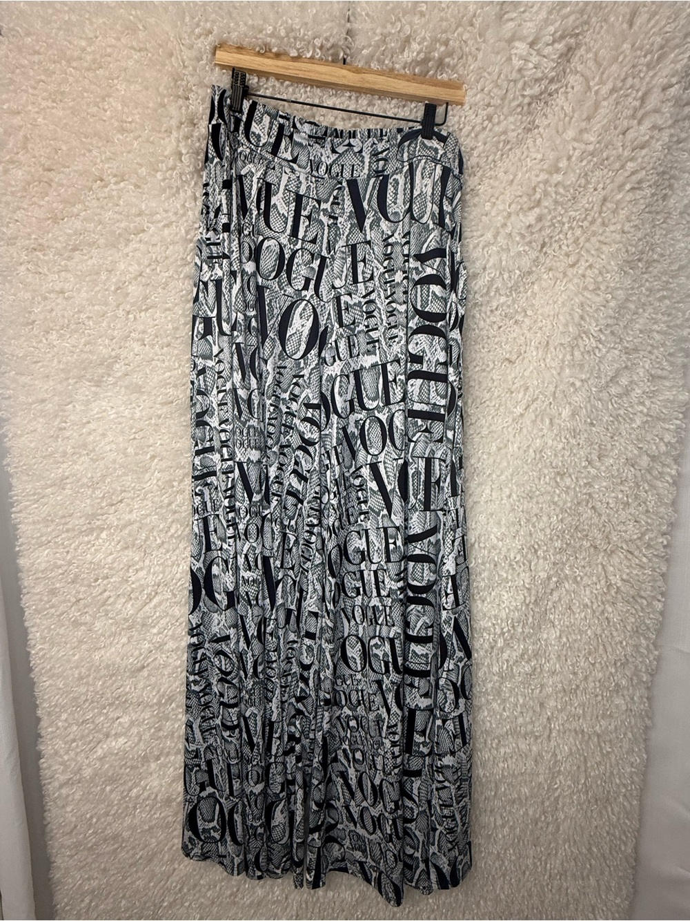 Plus Size Vogue Print Pants - Black & White
